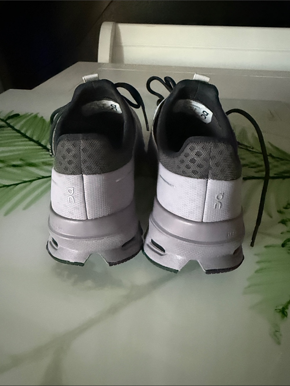 On Running Men's Trail Shoes in Light Gray and Black - Picture 4 of 5